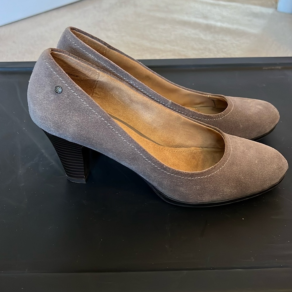 Size 9 Bass Prisca Heel, suede style, missing bottom heel cover as shown
